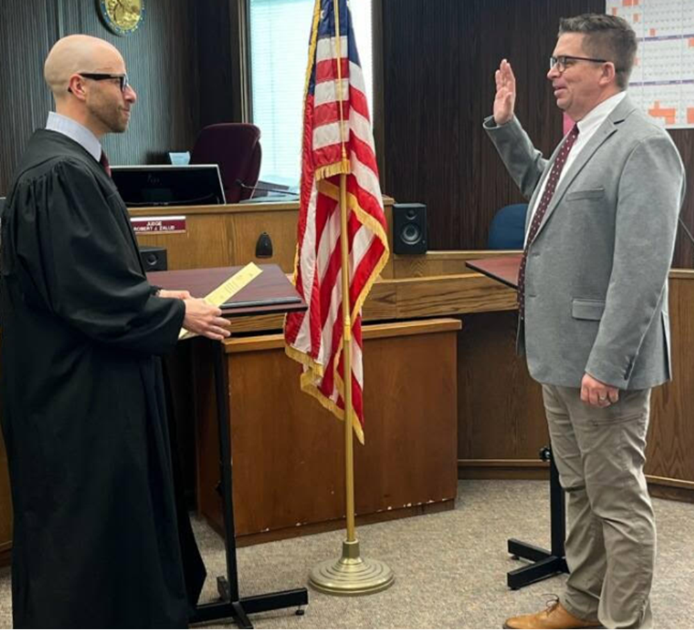 Shorten swearing in Nunda