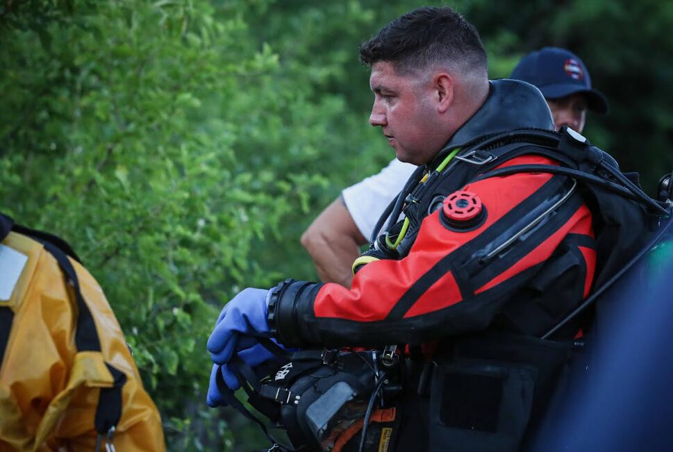 Cary pond 1 pensive firem,an
