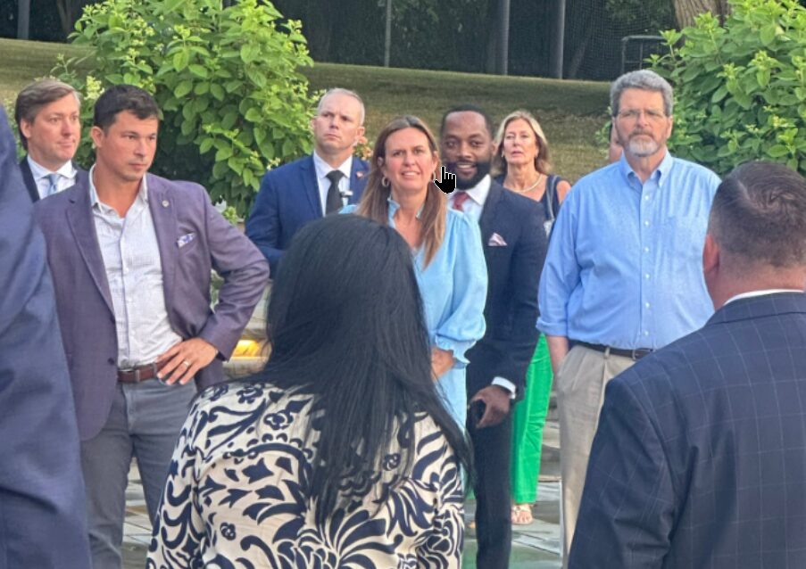 Huckabee Sanders group shot
