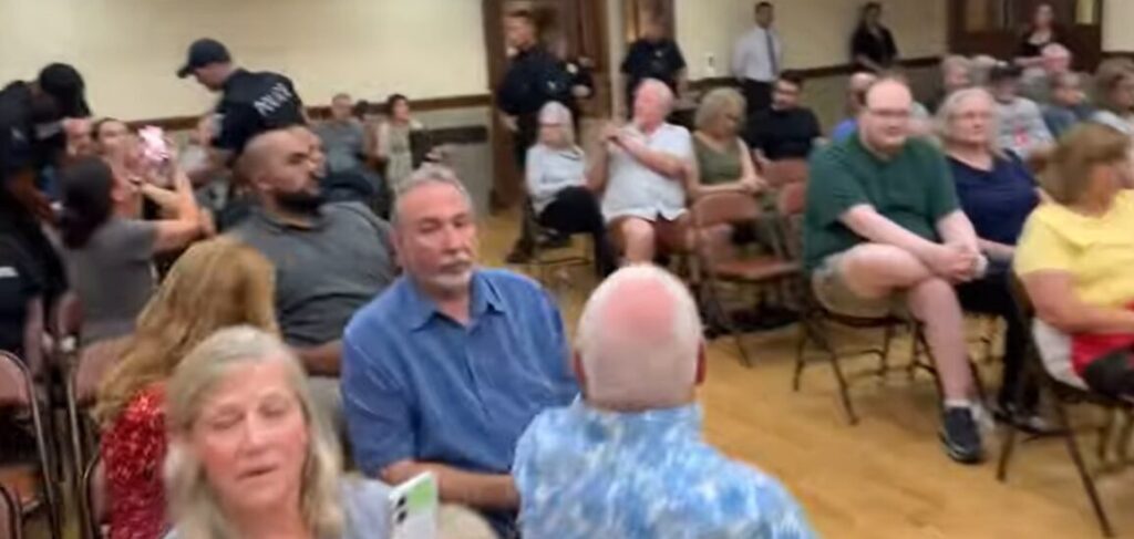 Casten town hall 801025 crowd