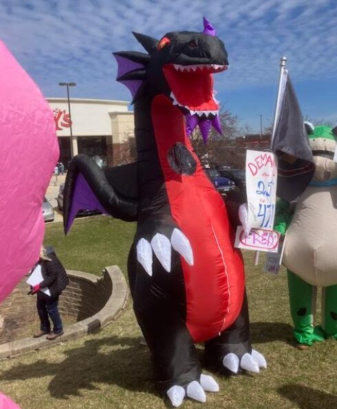 No King 3-28 McH dragon blow-up