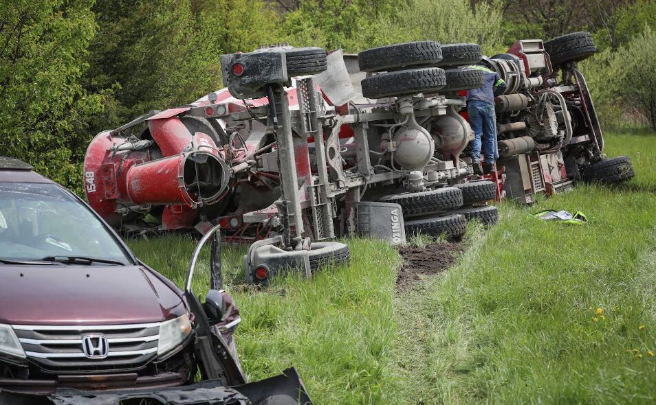Cement truck uinon 2